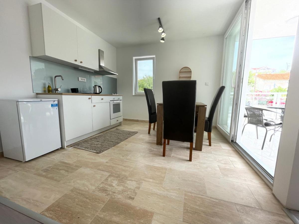 Vila Regina Apartment Paloma With Swimming Pool Jezera Exterior photo