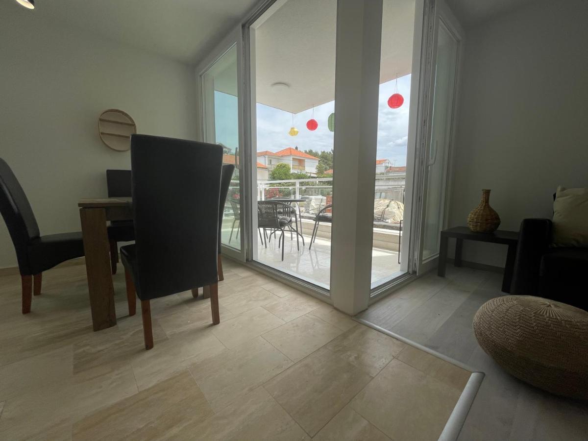 Vila Regina Apartment Paloma With Swimming Pool Jezera Exterior photo